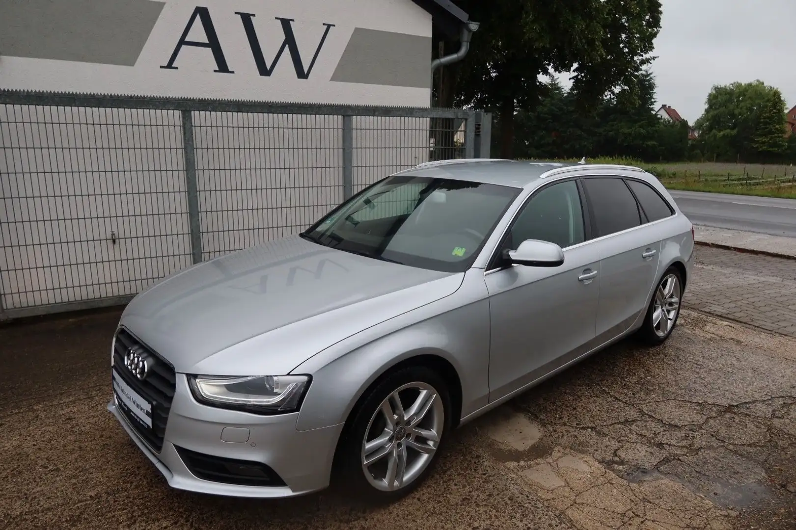 Audi A4 Avant Attraction|2.0 TDI|Xenon|S.Heft|NAV|MMI Silber - 1