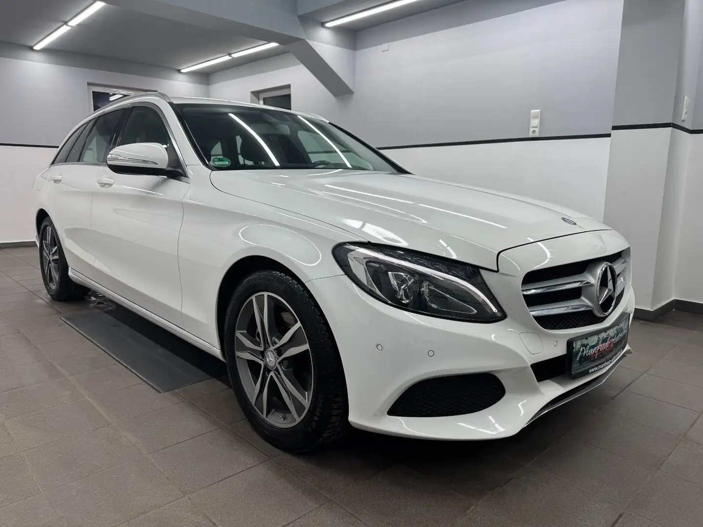 Mercedes-Benz C 220 T BlueTec Avantgarde AMG Line/R.Kam/Sitzhz Weiß - 2
