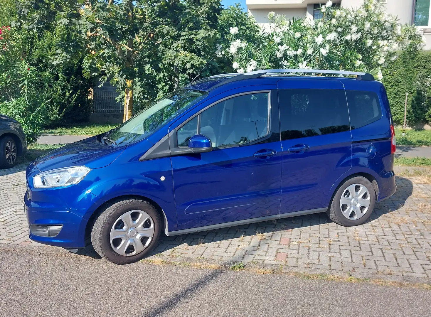 Ford Tourneo Courier 1.0 eco 100cv plus boost Blu/Azzurro - 1