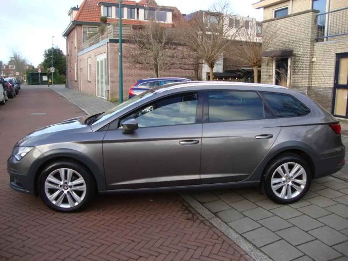 SEAT Leon ST 1.4 TSI X-PERIENCE Connect Gris - 2