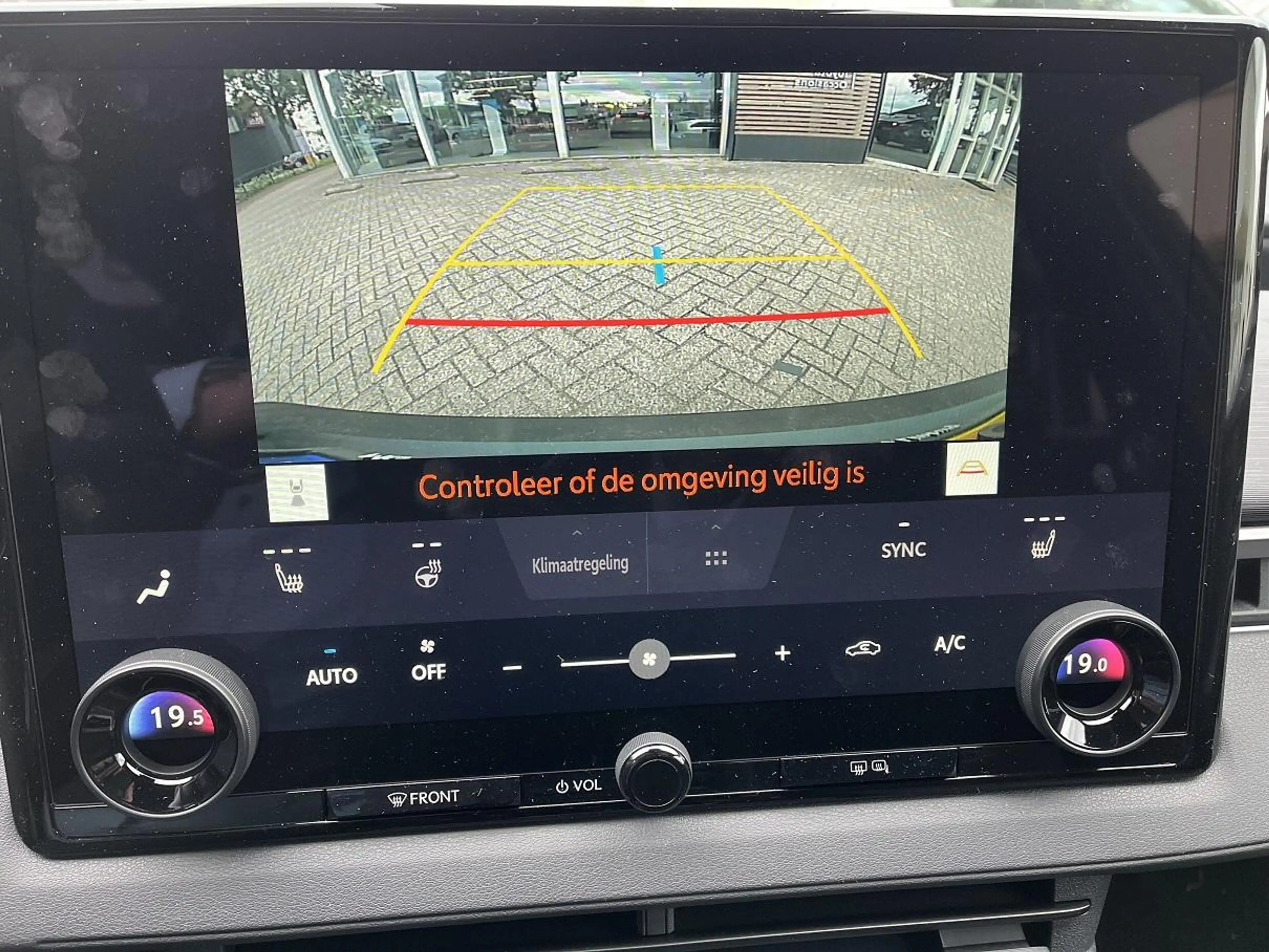 Toyota C-HR+ First Edition 77 kWh — photo 10