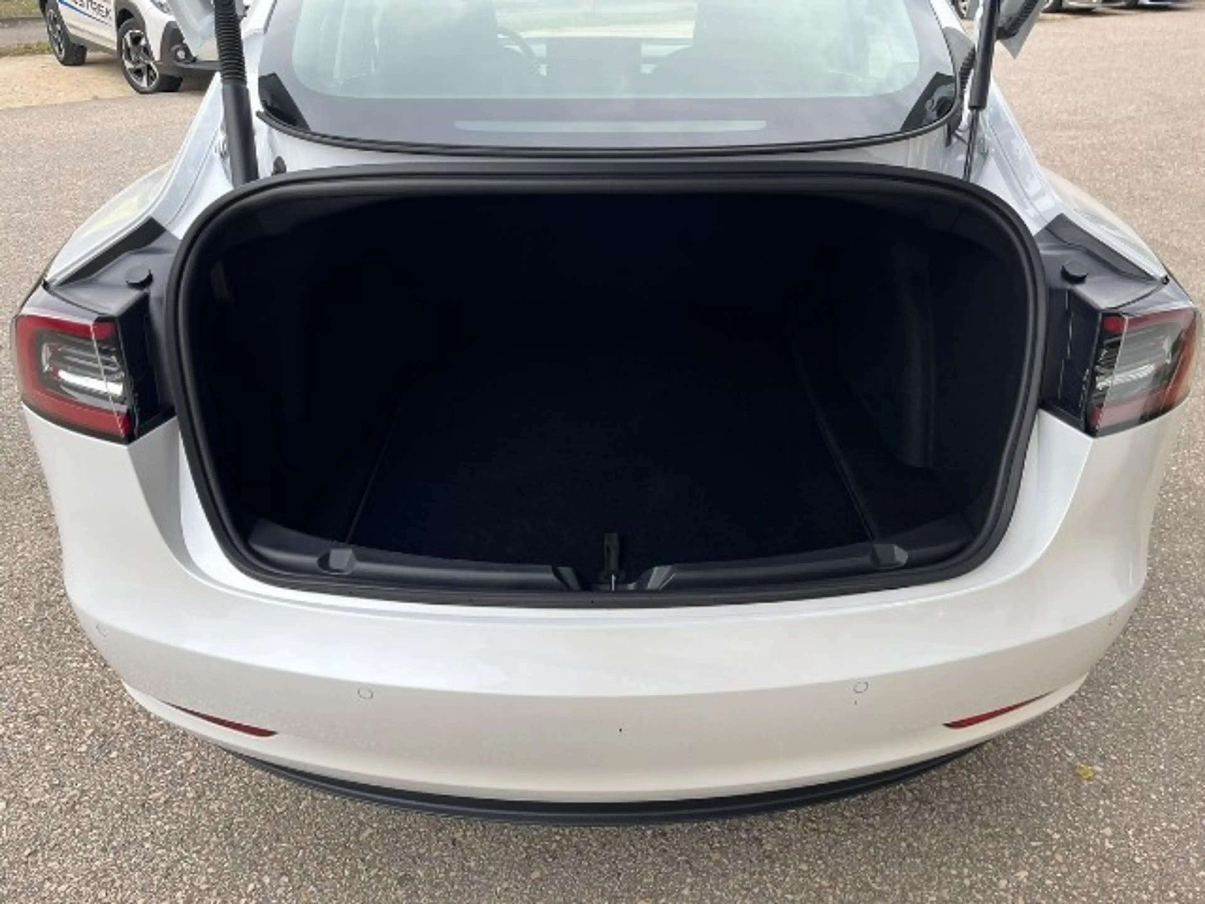 Tesla Model 3 RWD *Wärmepumpe*Leder — photo 15