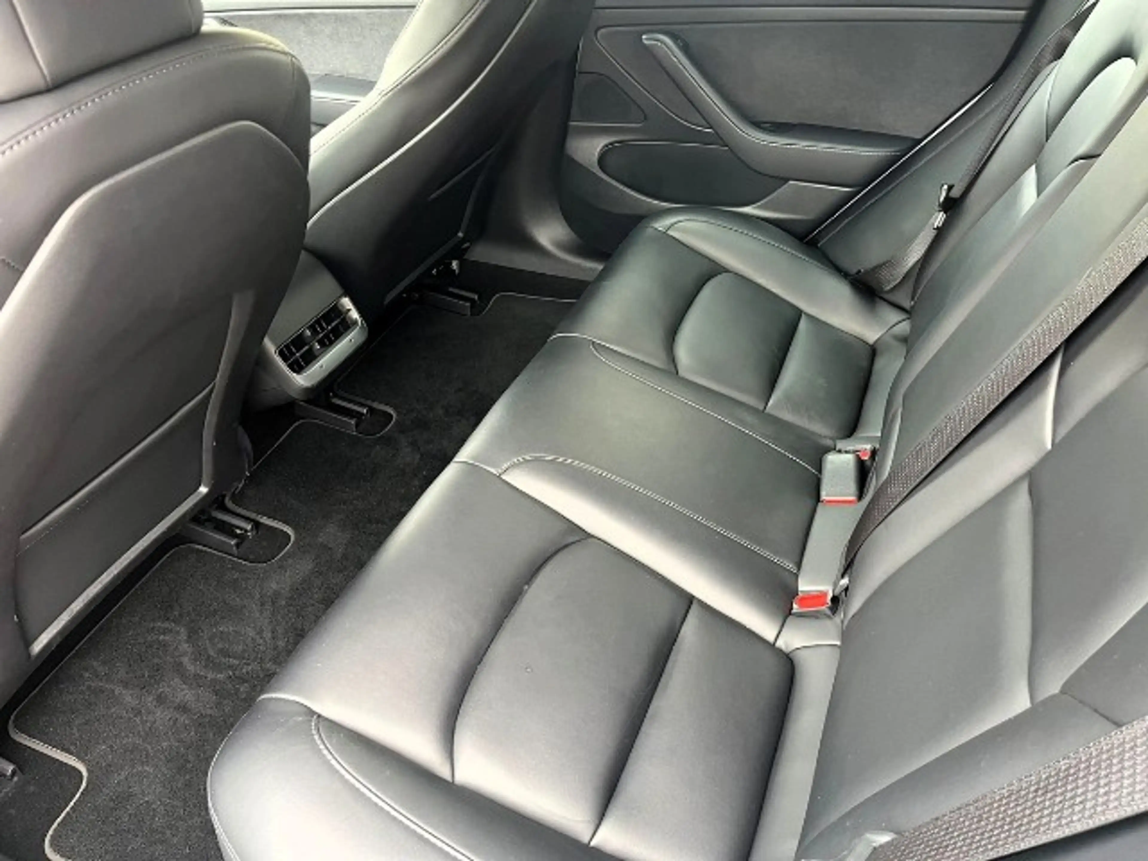 Tesla Model 3 RWD *Wärmepumpe*Leder — photo 11
