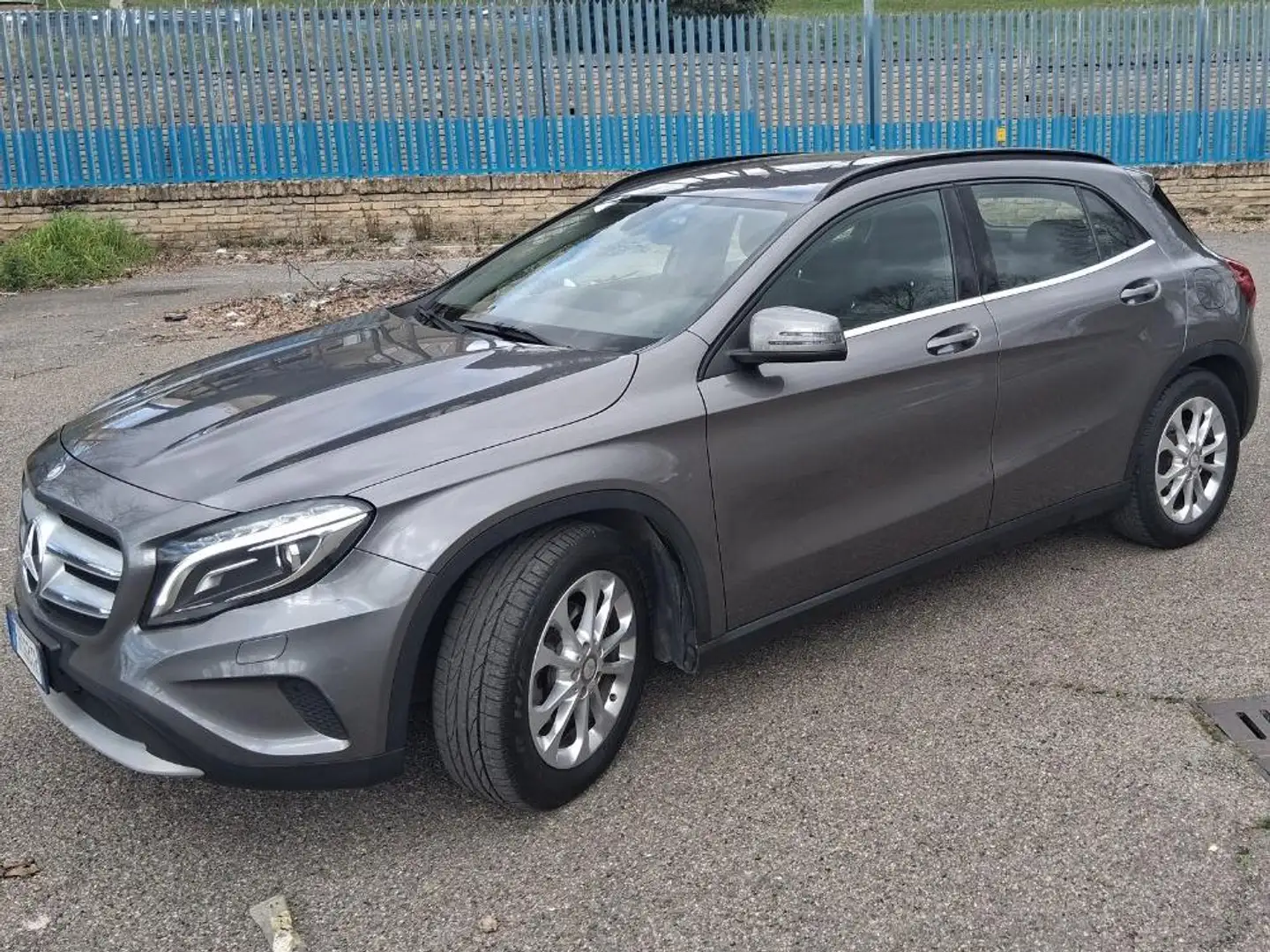 Mercedes-Benz GLA 180 GLA 180 d Business auto Grigio - 1