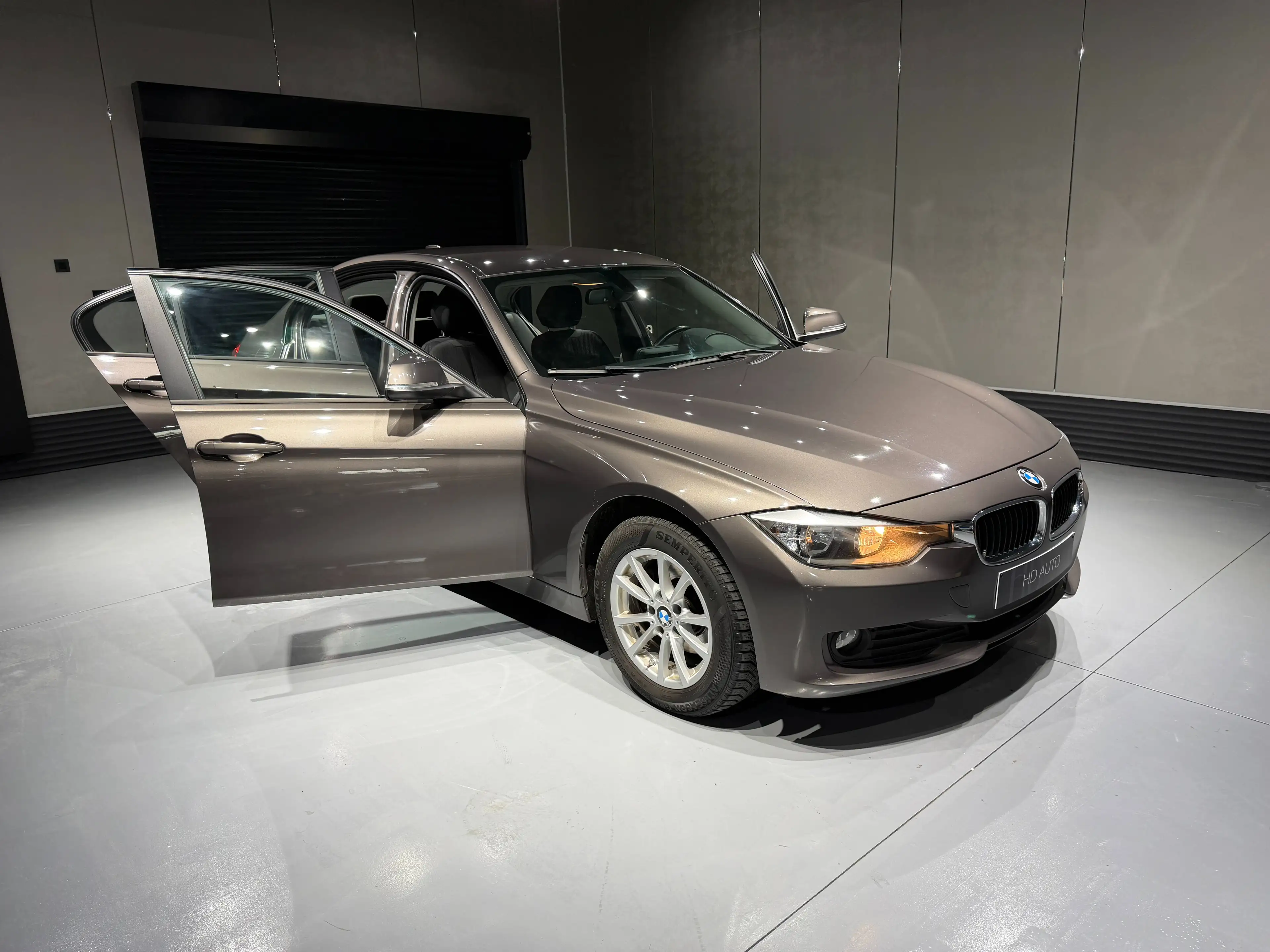 BMW 316 316i//GPS//CLIMATISATION//BOITE MANUELLE//CONDITIONS MARCHAND — photo 15