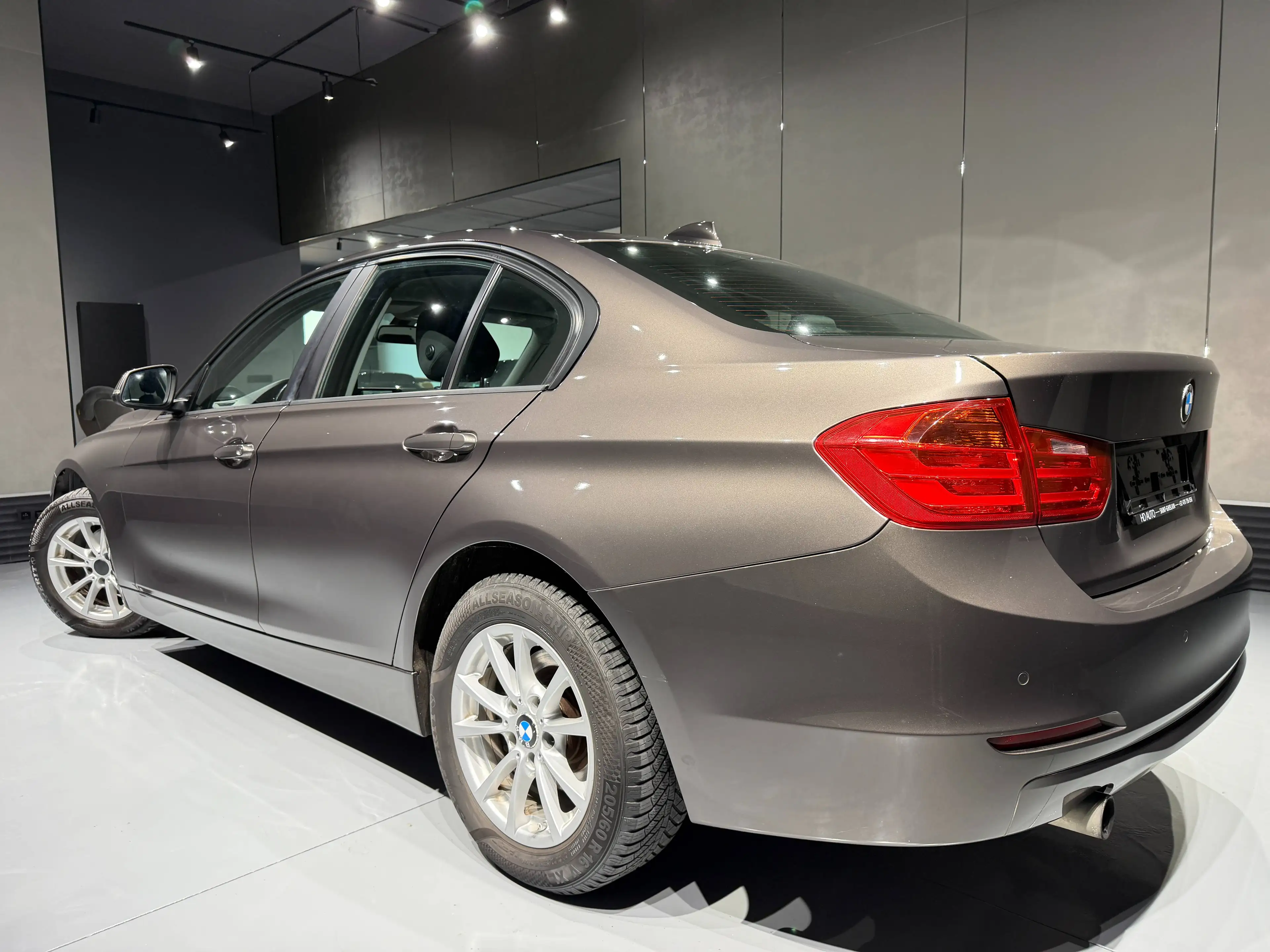 BMW 316 316i//GPS//CLIMATISATION//BOITE MANUELLE//CONDITIONS MARCHAND — photo 9