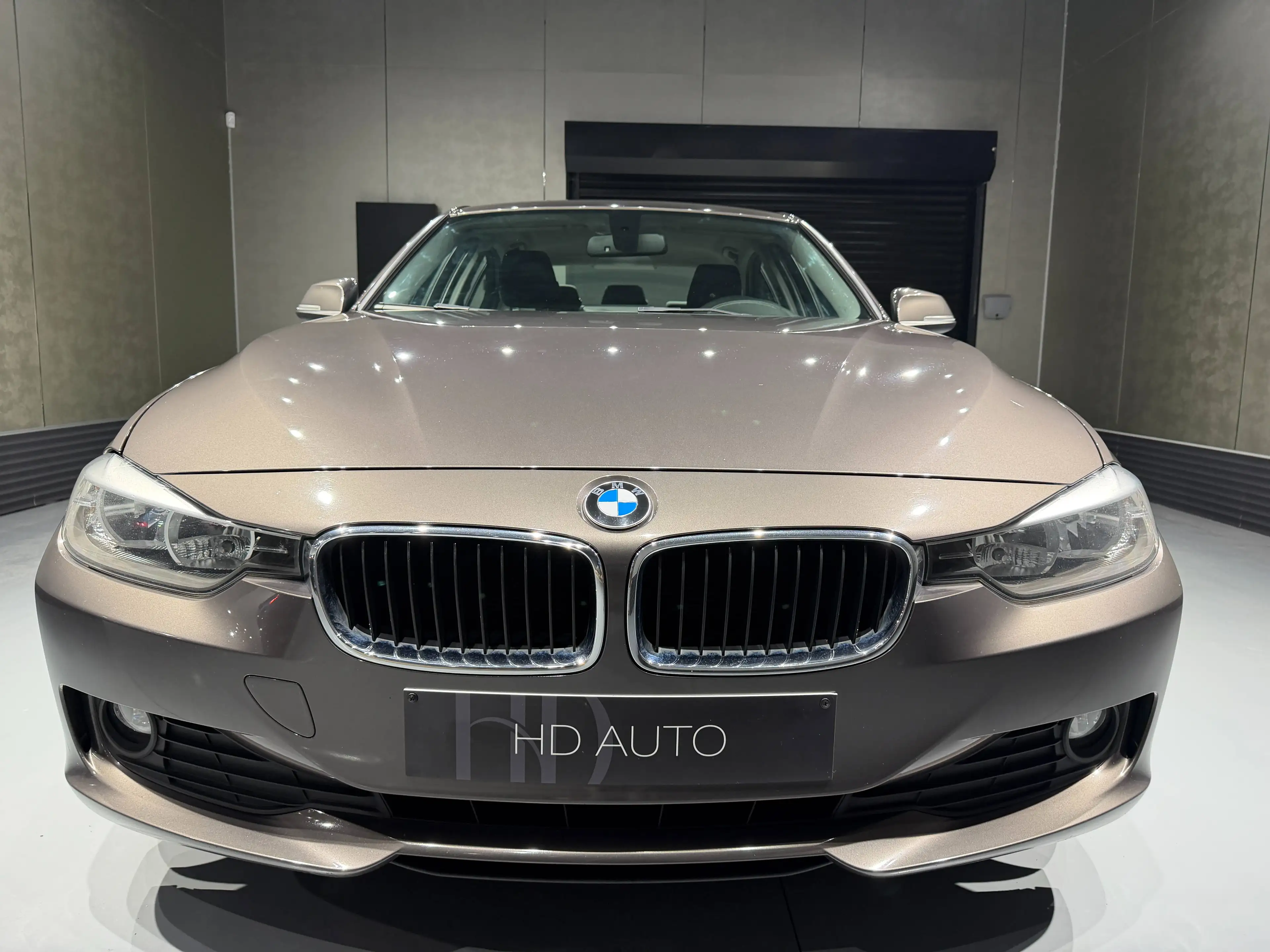 BMW 316 316i//GPS//CLIMATISATION//BOITE MANUELLE//CONDITIONS MARCHAND — photo 8
