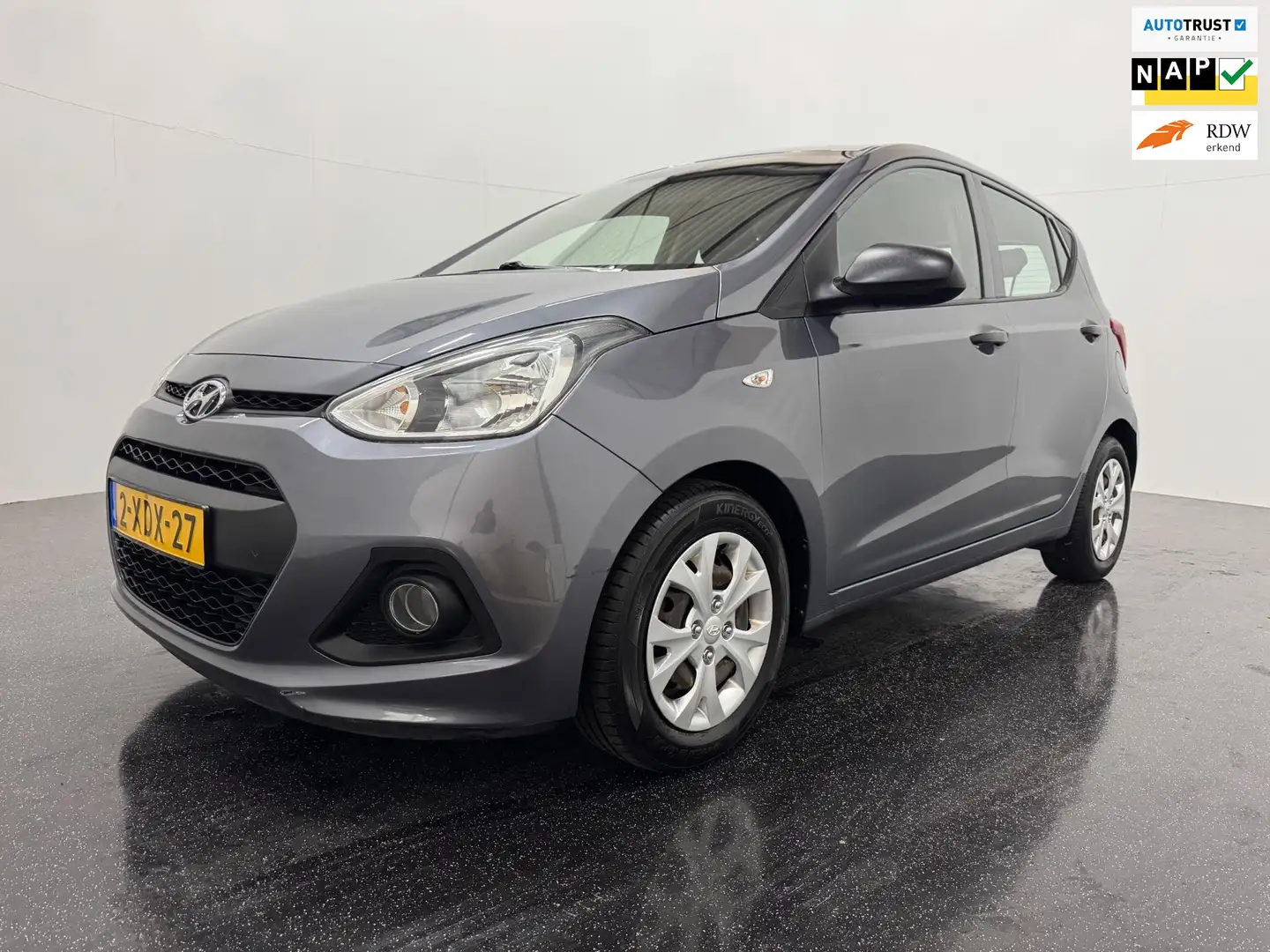 Hyundai i10 1.0i i-Motion Airco Cruise nw Apk Grijs - 1
