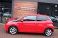 Toyota Aygo 1.0 VVT-i x-joy Rood - thumbnail 2