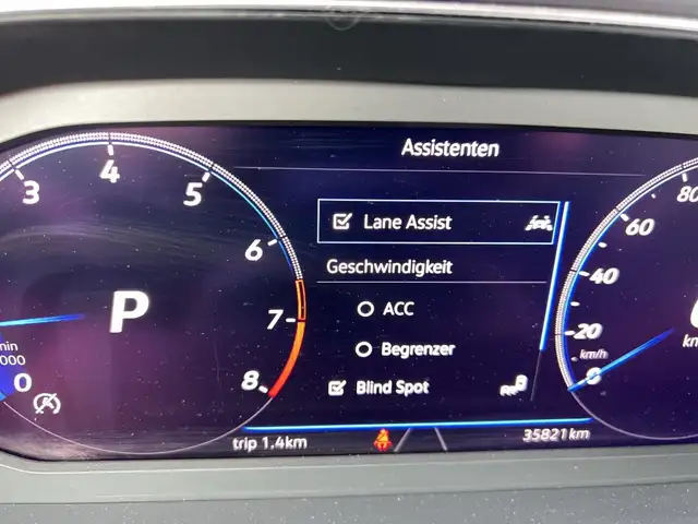 Volkswagen T-Roc view 26