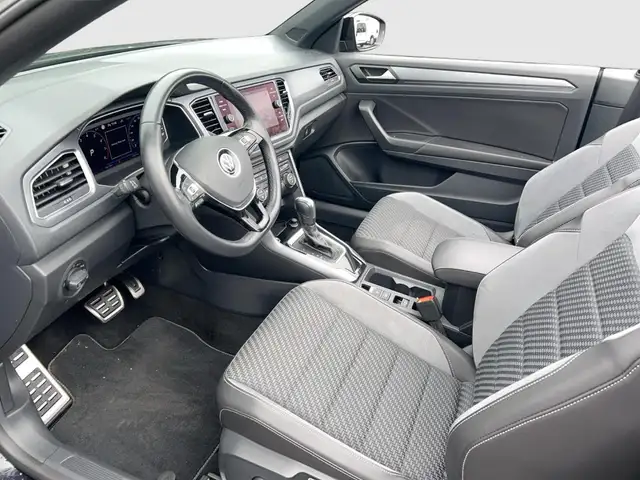 Volkswagen T-Roc view 9