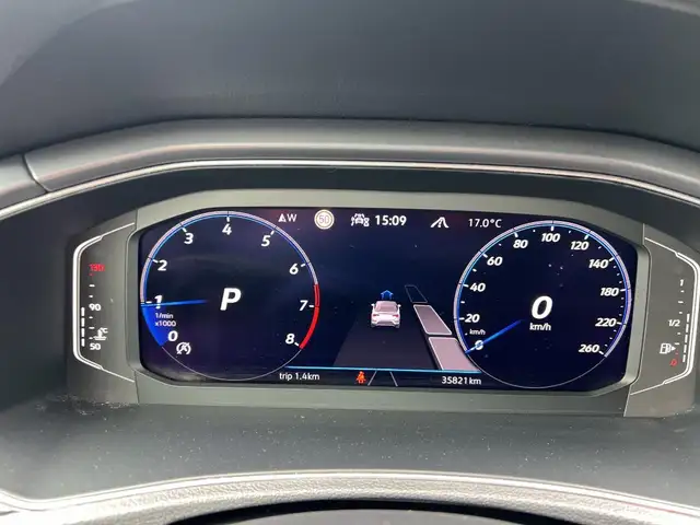 Volkswagen T-Roc view 25