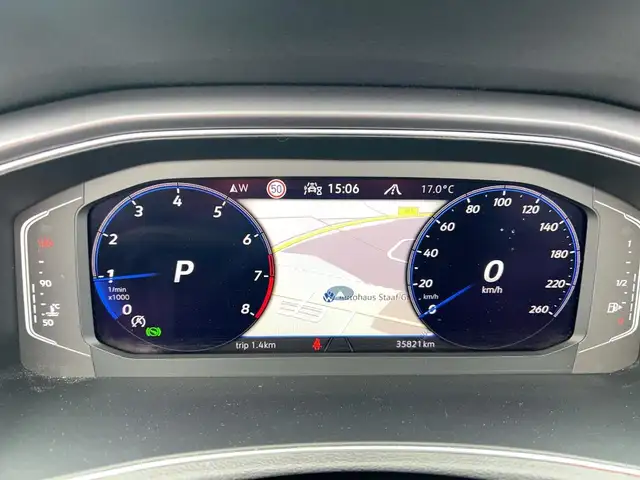 Volkswagen T-Roc view 10