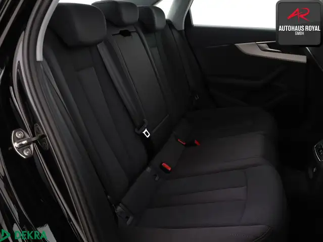 Audi A4 view 10