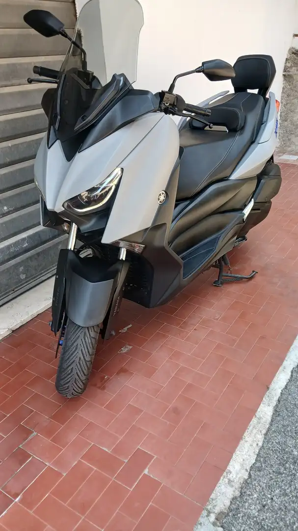 Yamaha X-Max 300 Gris - 1