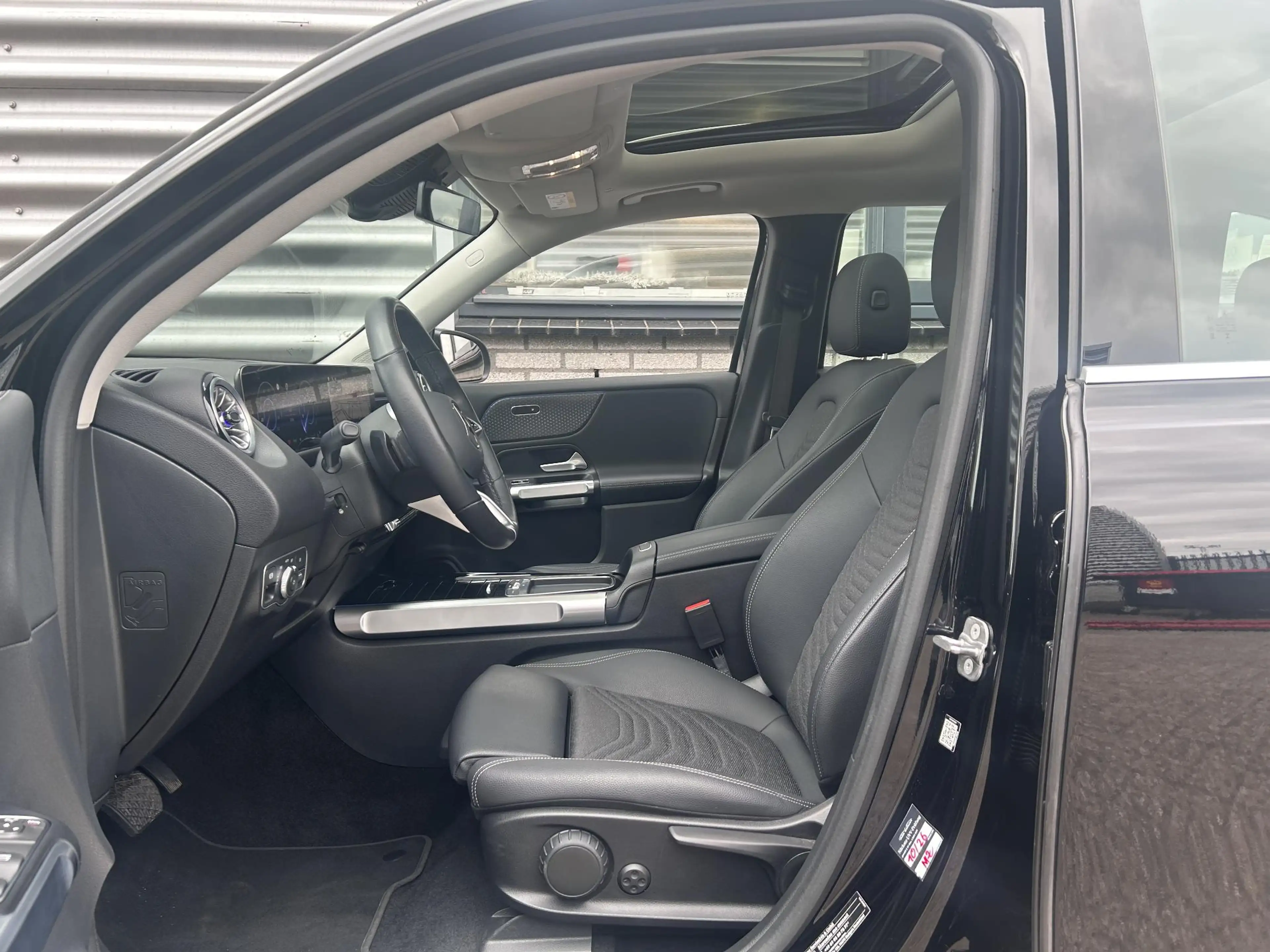 Mercedes-Benz EQB 250 EQB 250+ — photo 7