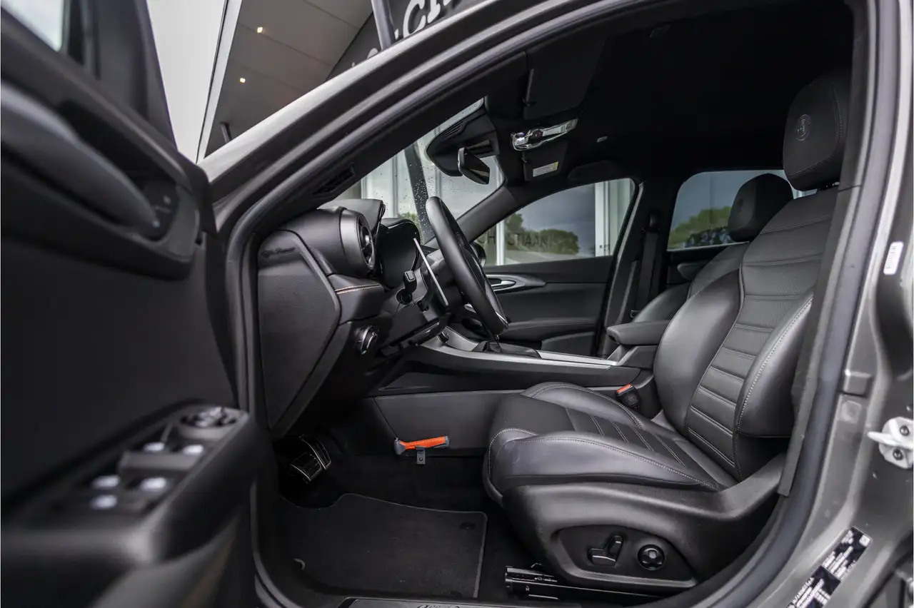 Alfa Romeo Tonale 1.5T Hybrid Veloce Elek. achterklep Leder NL, миниатюра 9