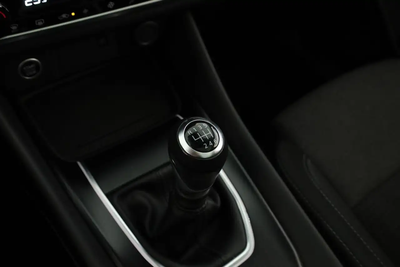 Nissan Qashqai 1.3 DIG-T N-Connecta Pano Nav SitzHZ 360, миниатюра 22