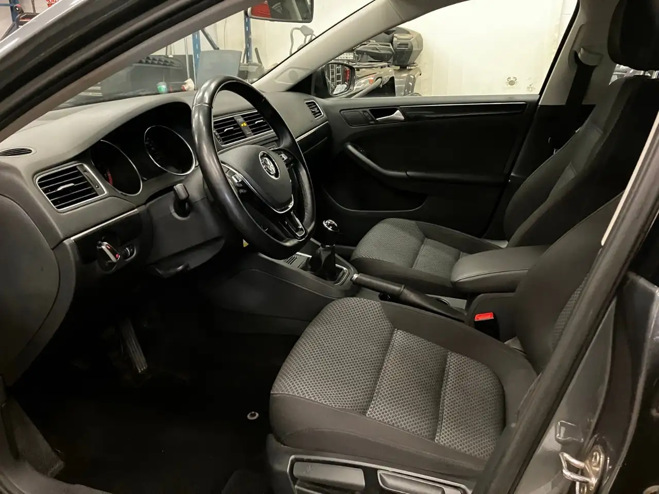 Volkswagen Jetta снимка Volkswagen Jetta