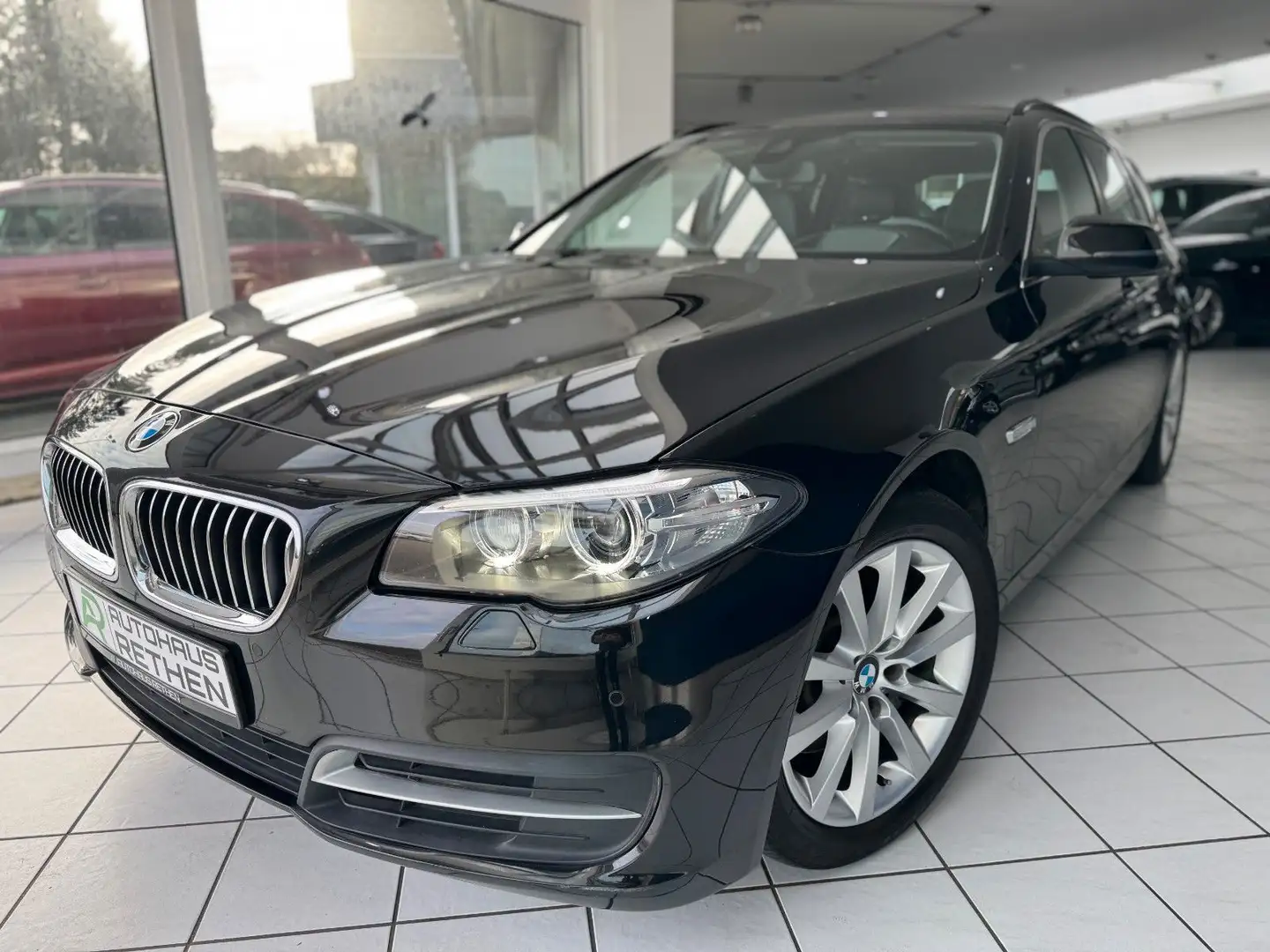 BMW 525 d xDrive Touring *AHK*SPURASS.*PDC*BI-XENON* Noir - 1