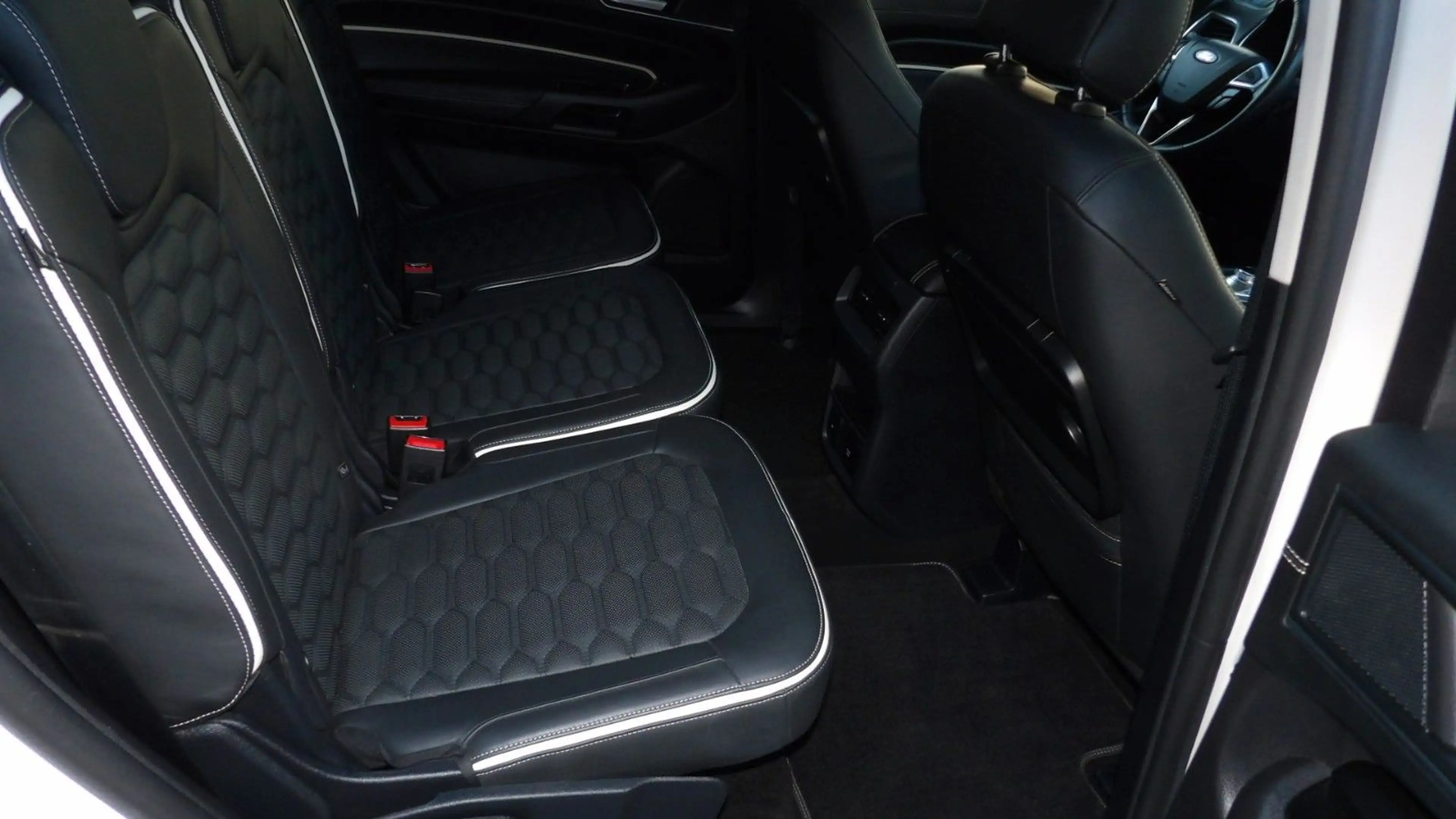Ford S-Max S-MAX Vignale*Top Ausstatttung* — photo 11