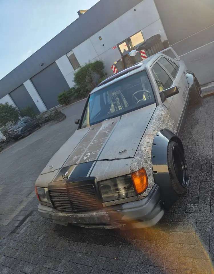 Mercedes-Benz 190 W124, foto 1