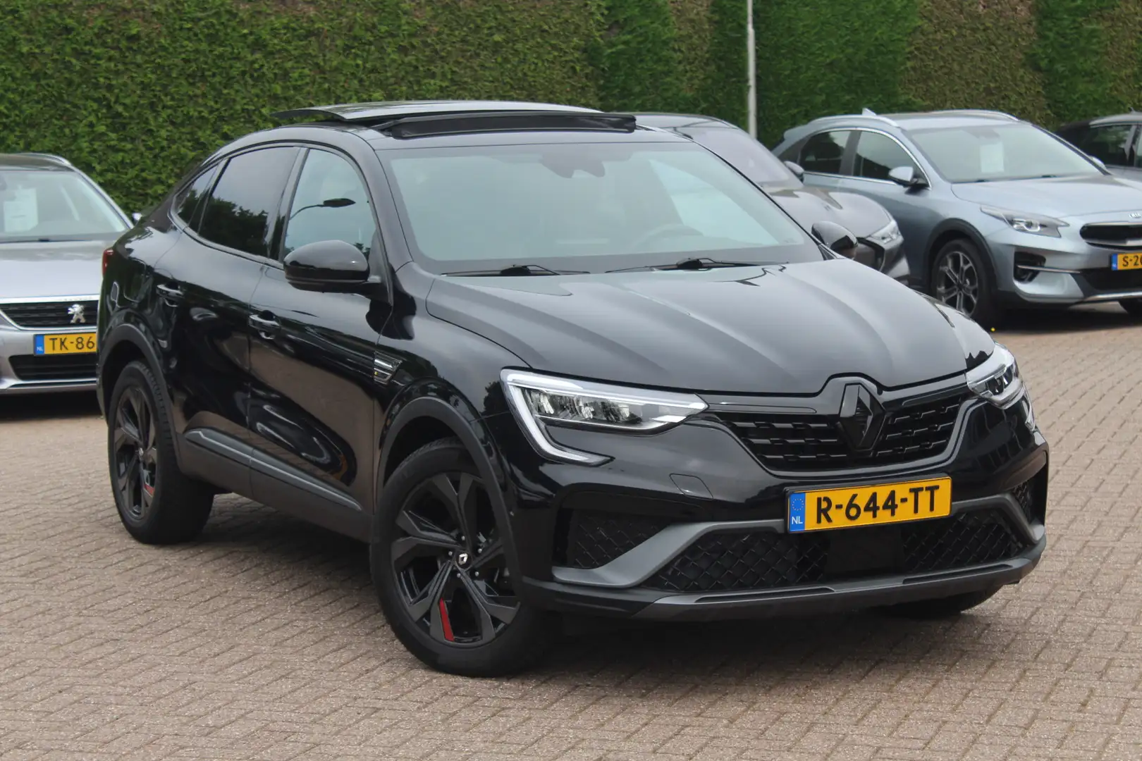 Renault Arkana 1.6 E-Tech Hybrid 145 R.S. Line / Trekhaak / Panor Zwart - 1