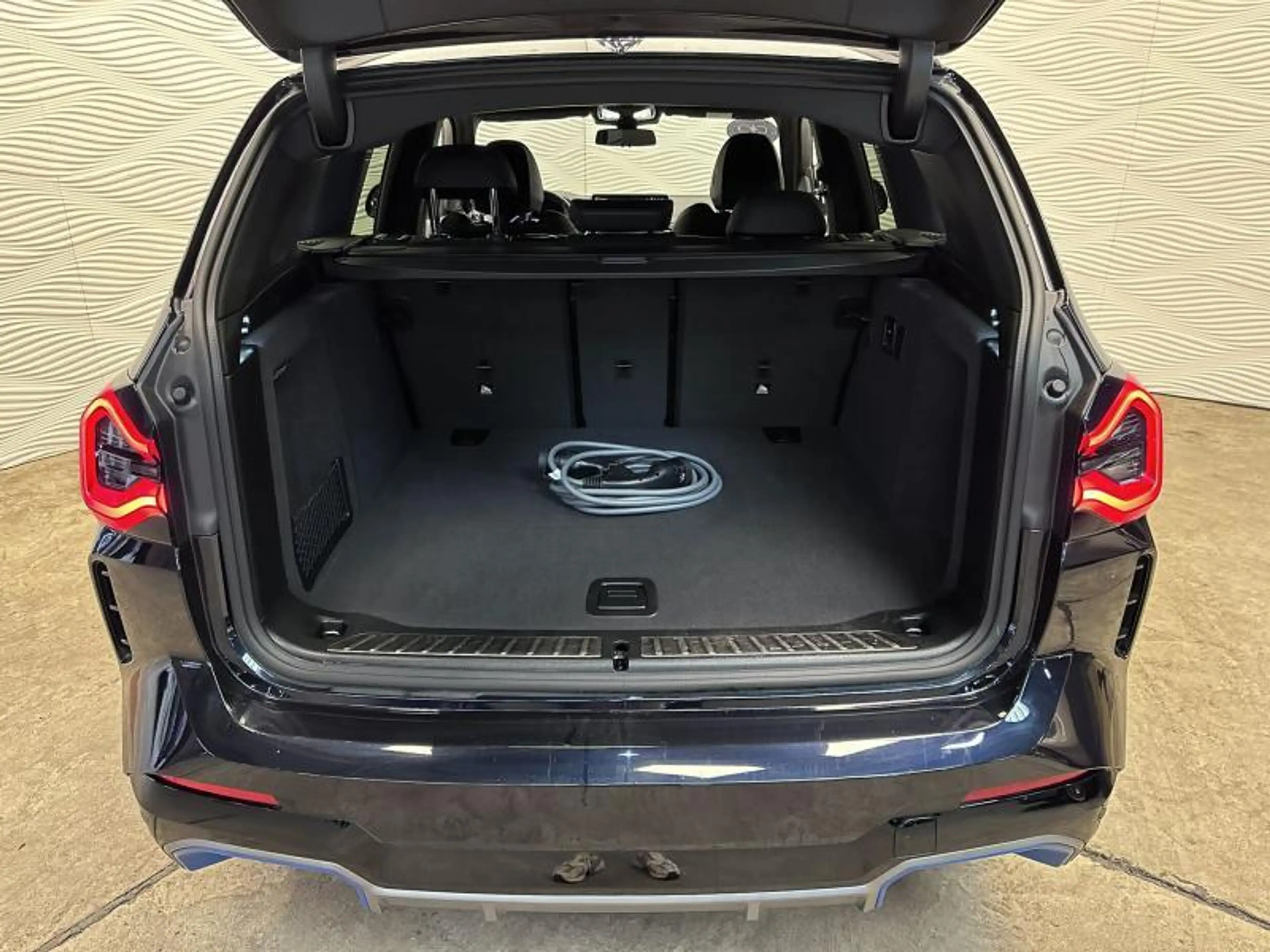 BMW iX3 *80 kWh*M-SPORT*H/K*HUD*96.1% SOH*PANO* — photo 43