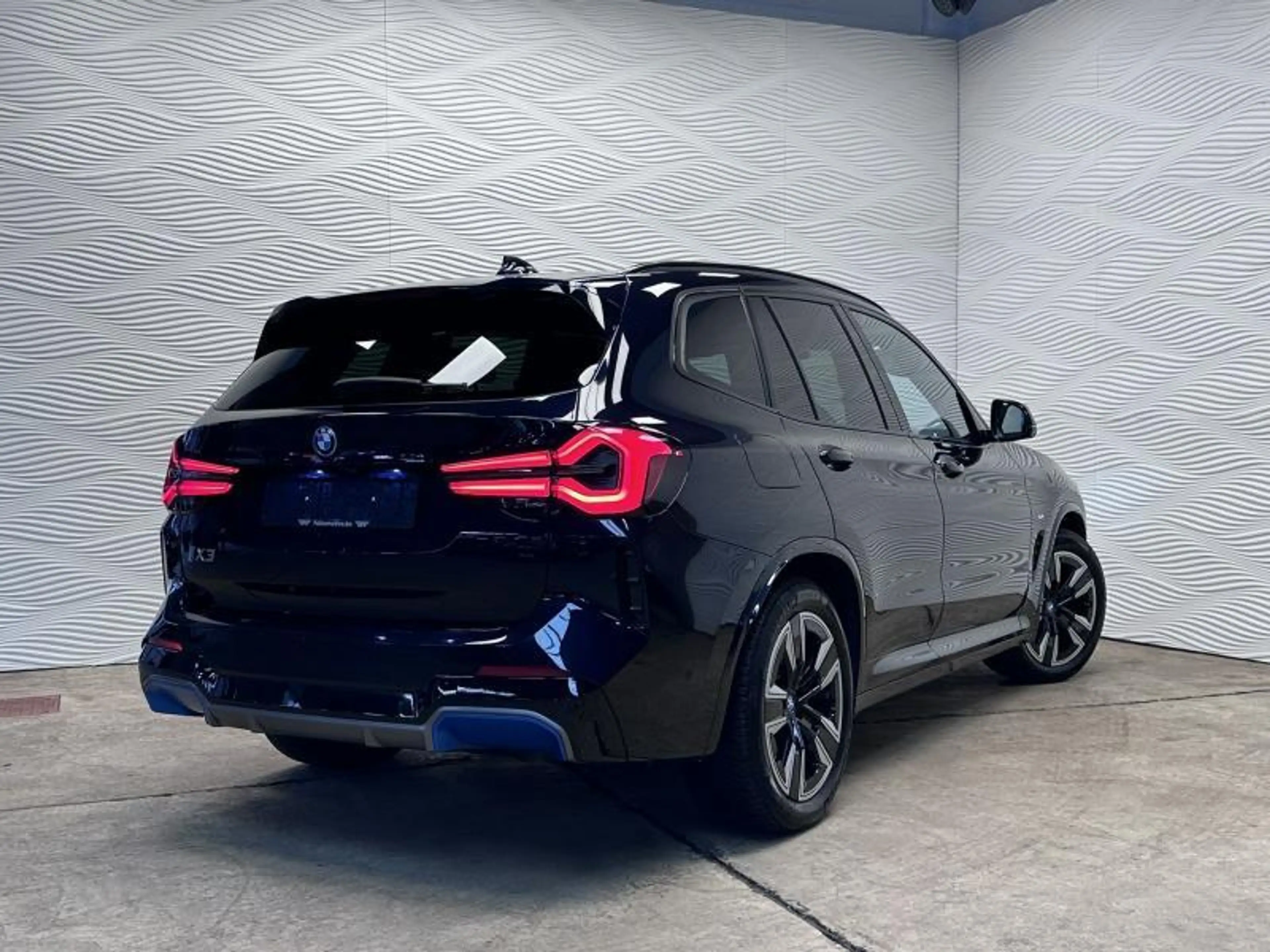 BMW iX3 *80 kWh*M-SPORT*H/K*HUD*96.1% SOH*PANO* — photo 17