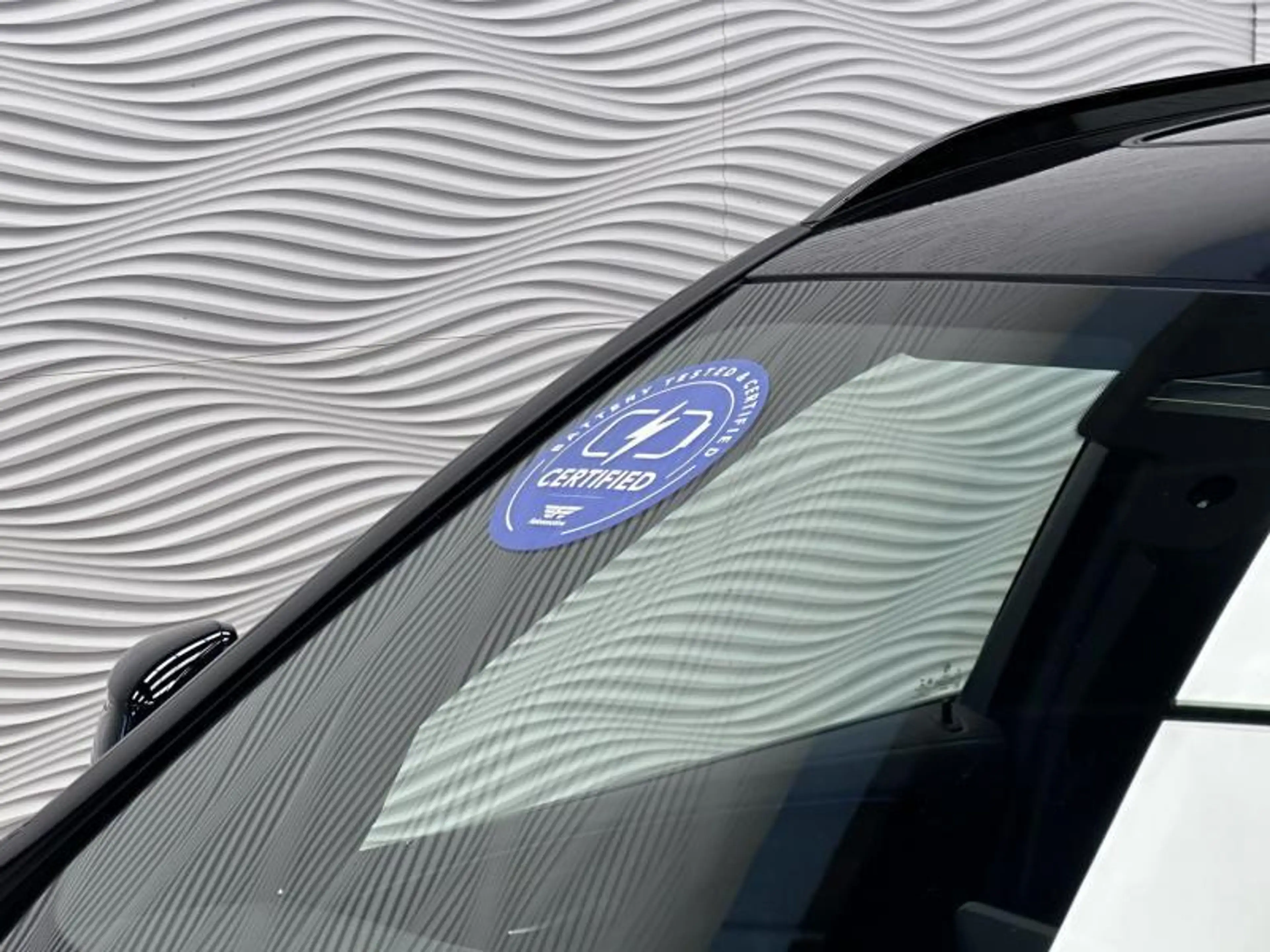 BMW iX3 *80 kWh*M-SPORT*H/K*HUD*96.1% SOH*PANO* — photo 11