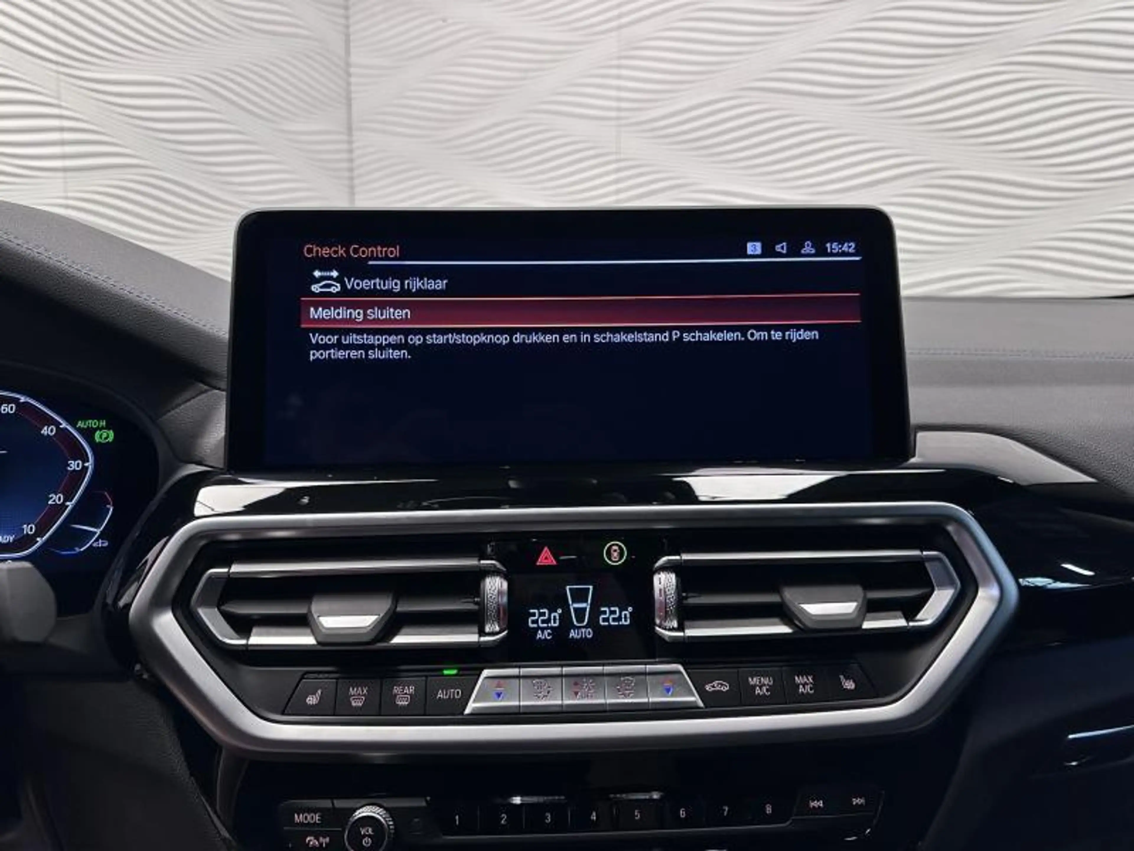 BMW iX3 *80 kWh*M-SPORT*H/K*HUD*96.1% SOH*PANO* — photo 37