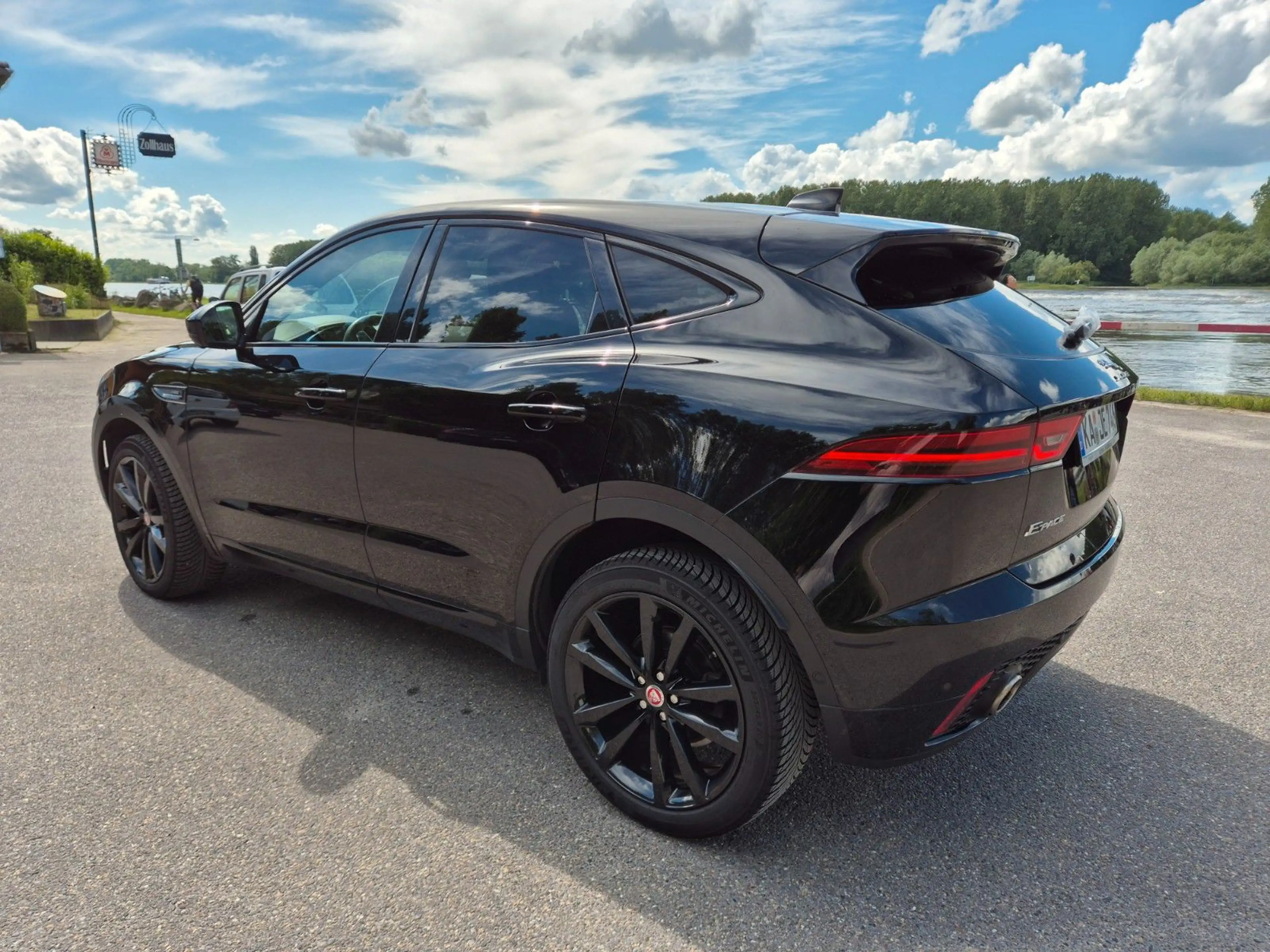 Jaguar E-Pace R-DYN.HSE D240 PS AWD LEDER PANO16299NETTO — photo 3