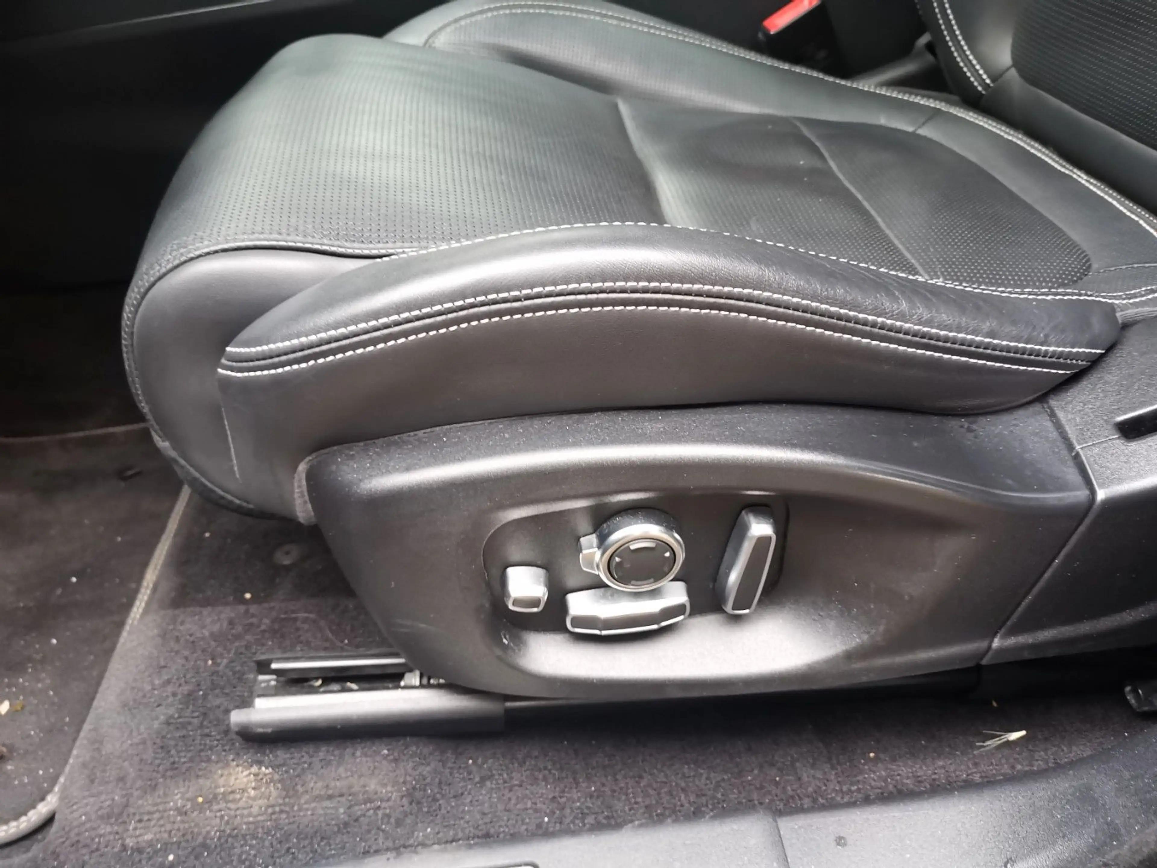 Jaguar E-Pace R-DYN.HSE D240 PS AWD LEDER PANO16299NETTO — photo 15