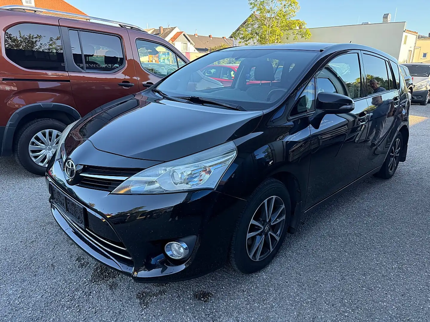 Toyota Verso 2,0d 7 Sitze Schwarz - 2