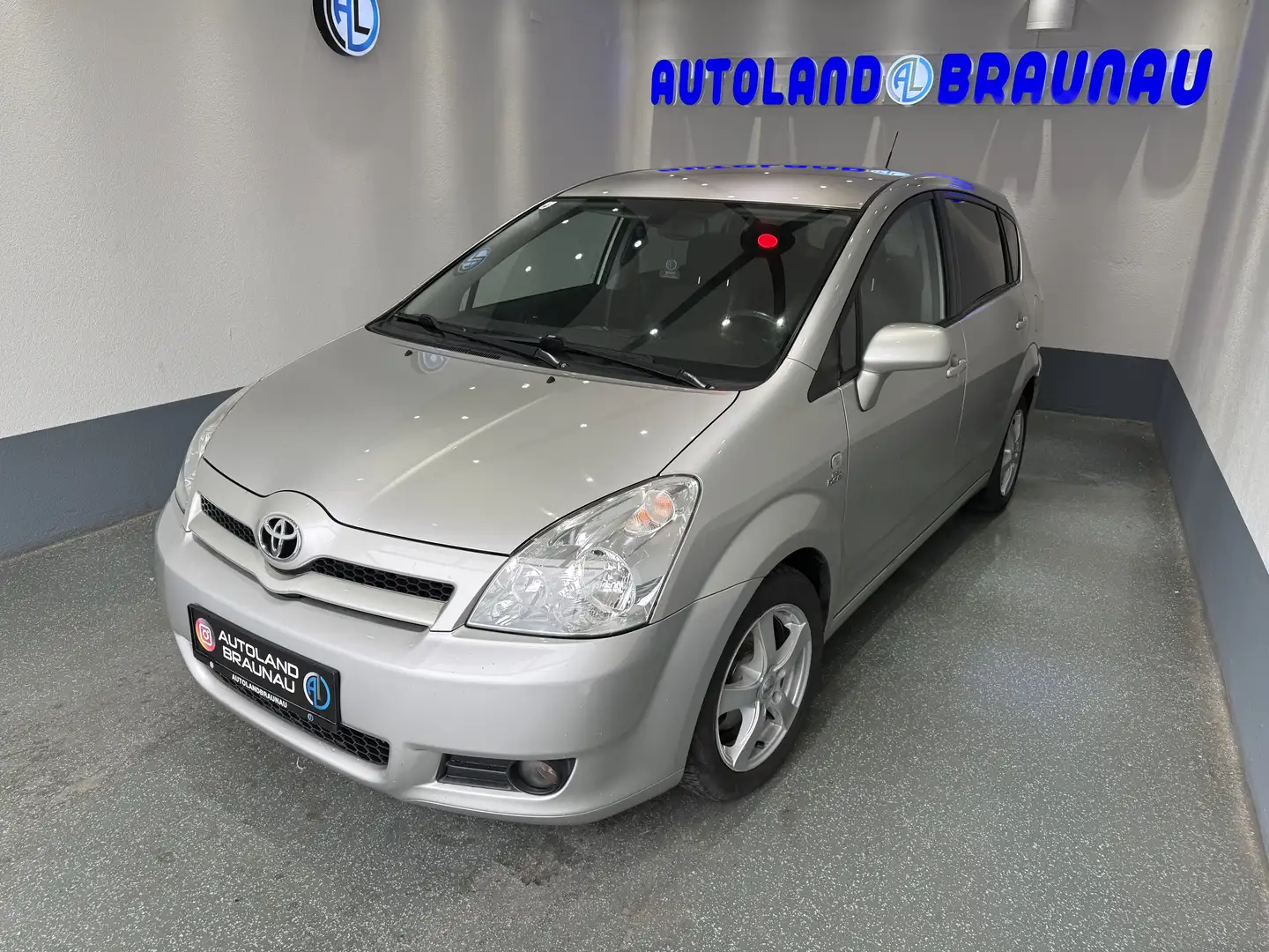 Toyota Corolla Verso Corolla Verso 2.2 D-CAT Sol Silber - 2