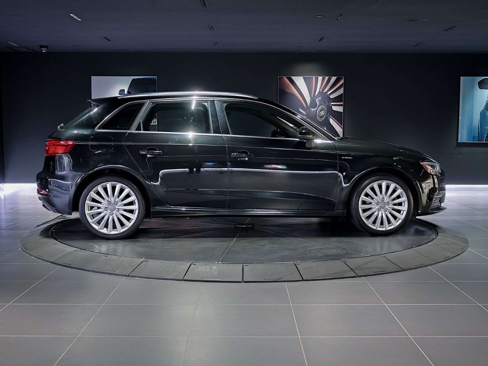 2017 Audi A3 Technik | quattro | Sunroof | Navigation | Bluetoo — снимка 1