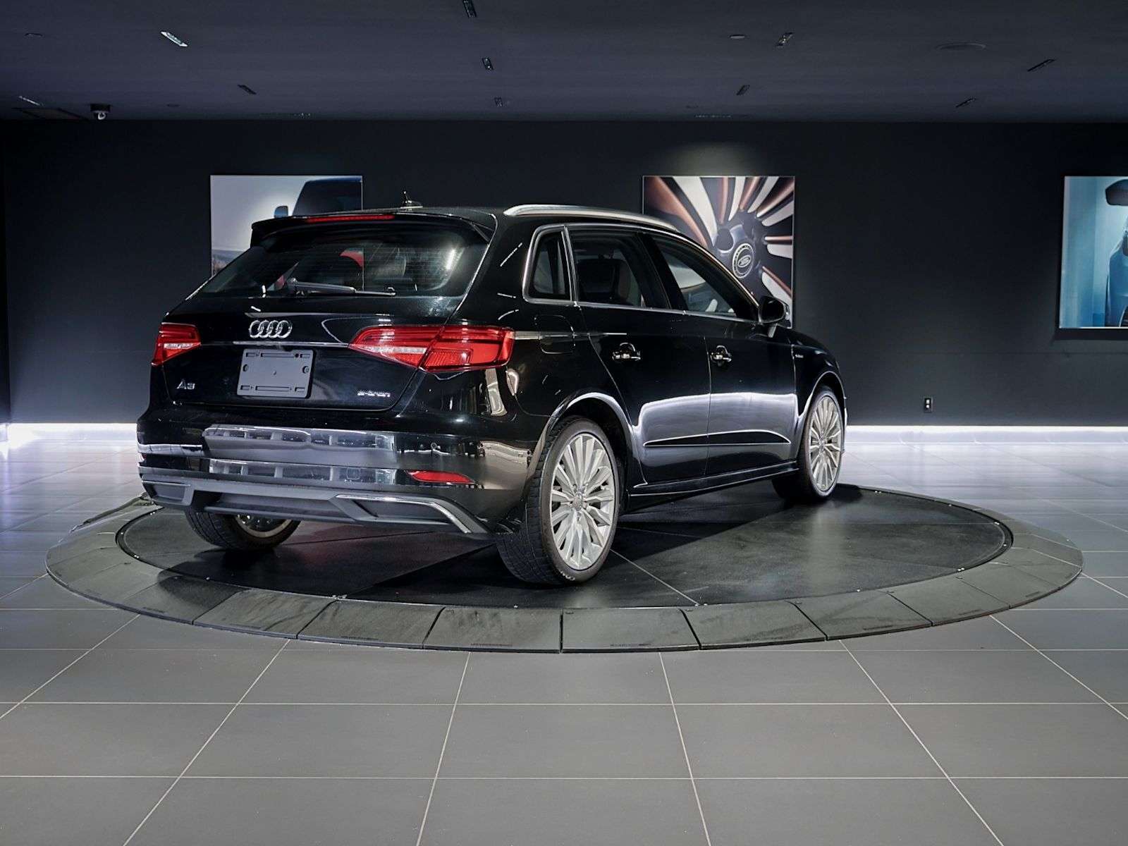 2017 Audi A3 Technik | quattro | Sunroof | Navigation | Bluetoo — снимка 1