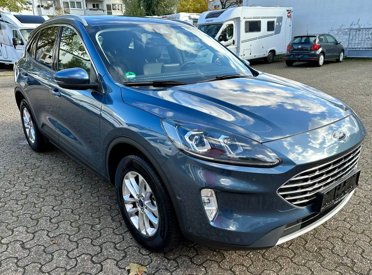 Ford Kuga Plug-In Hybrid Titanium X.Matrix LED Blau - 1
