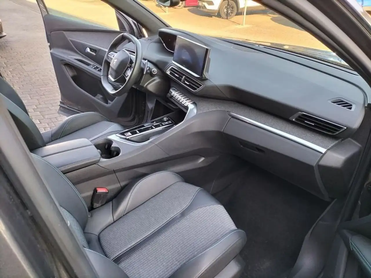 Peugeot 3008 Turbo 130 EAT8 Allure Pack FINANZIAMENTO 18
