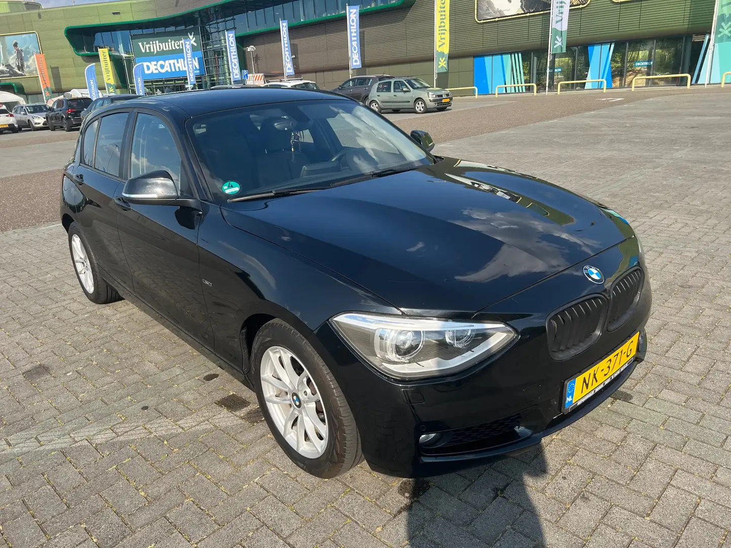 BMW 116 116i Business+ Zwart - 1
