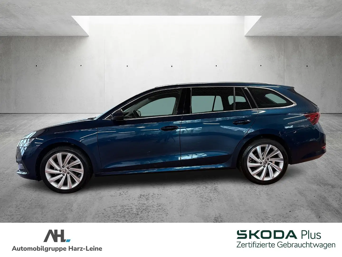 Skoda Octavia Combi 2.0 TDI Style DSG Navi LED HuD ACC DAB Blauw - 2