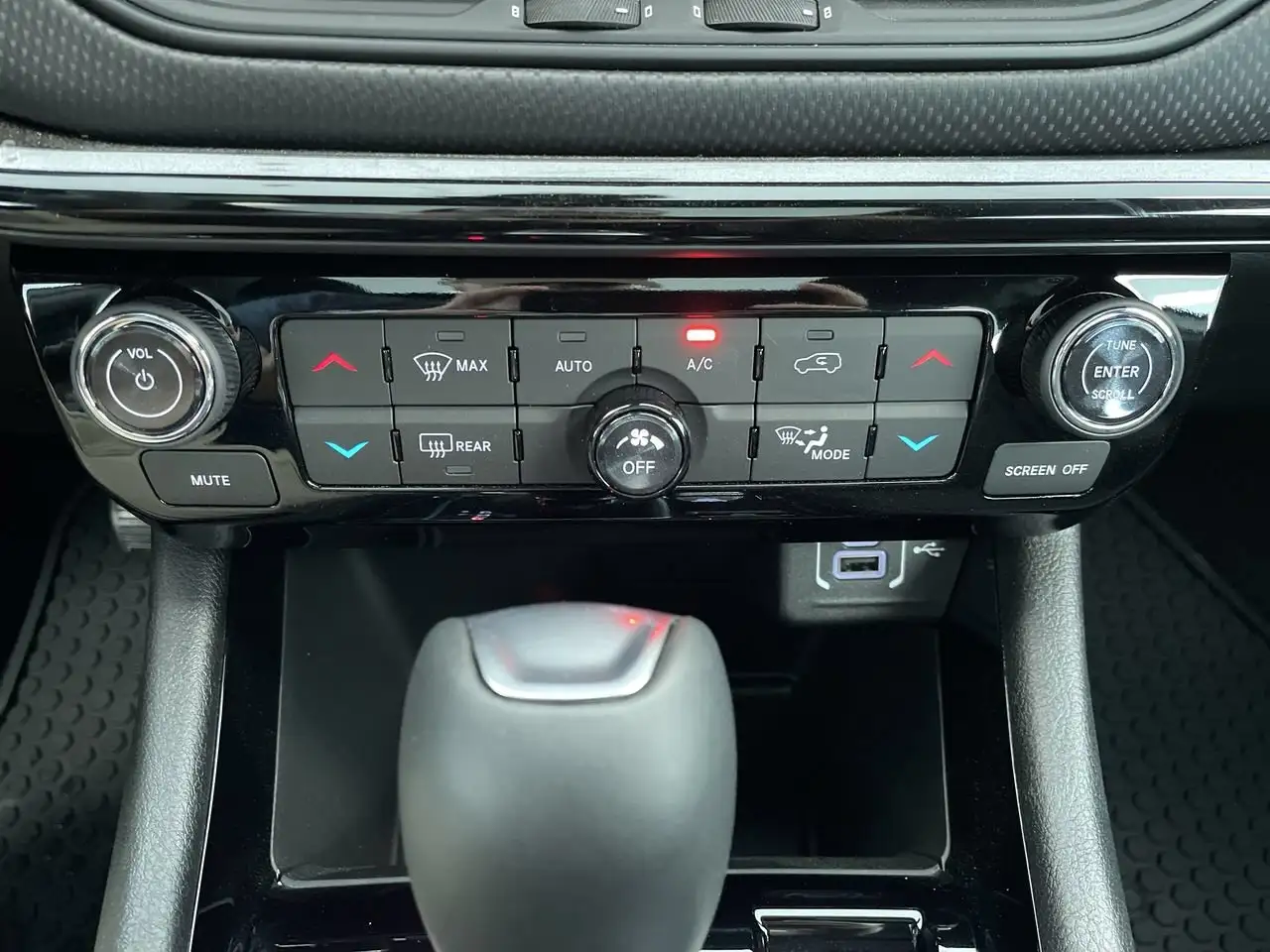 Jeep Compass photo Jeep Compass