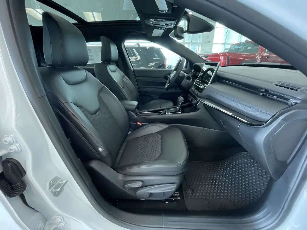 Jeep Compass photo Jeep Compass
