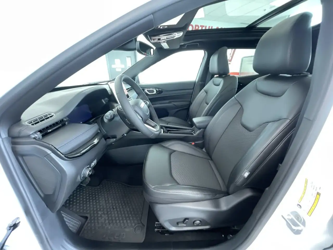 Jeep Compass photo Jeep Compass