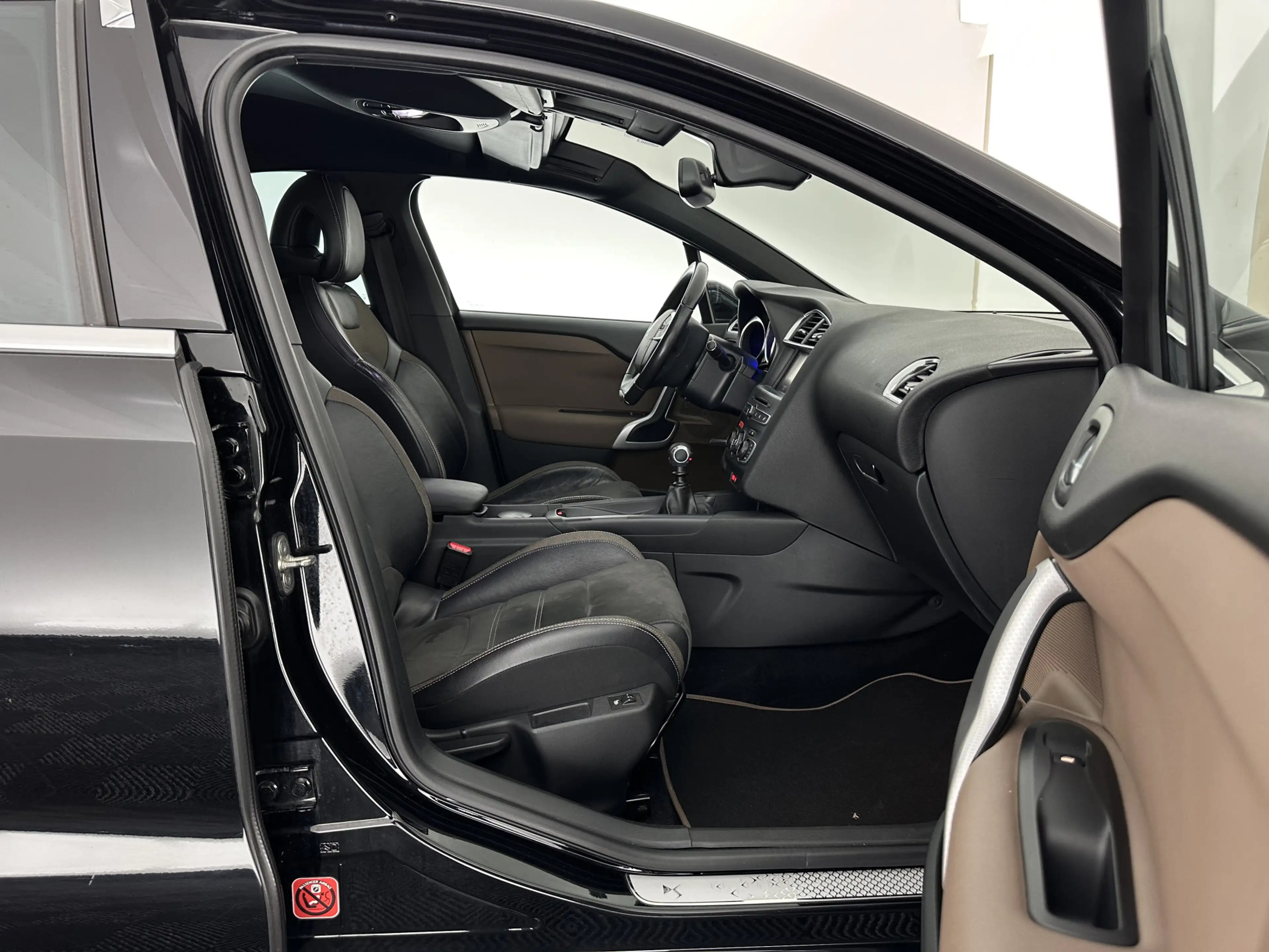DS Automobiles DS 4 1.6 BlueHDi Chic *PANO-WINDOW | FULL-LED | LEATHER — photo 12