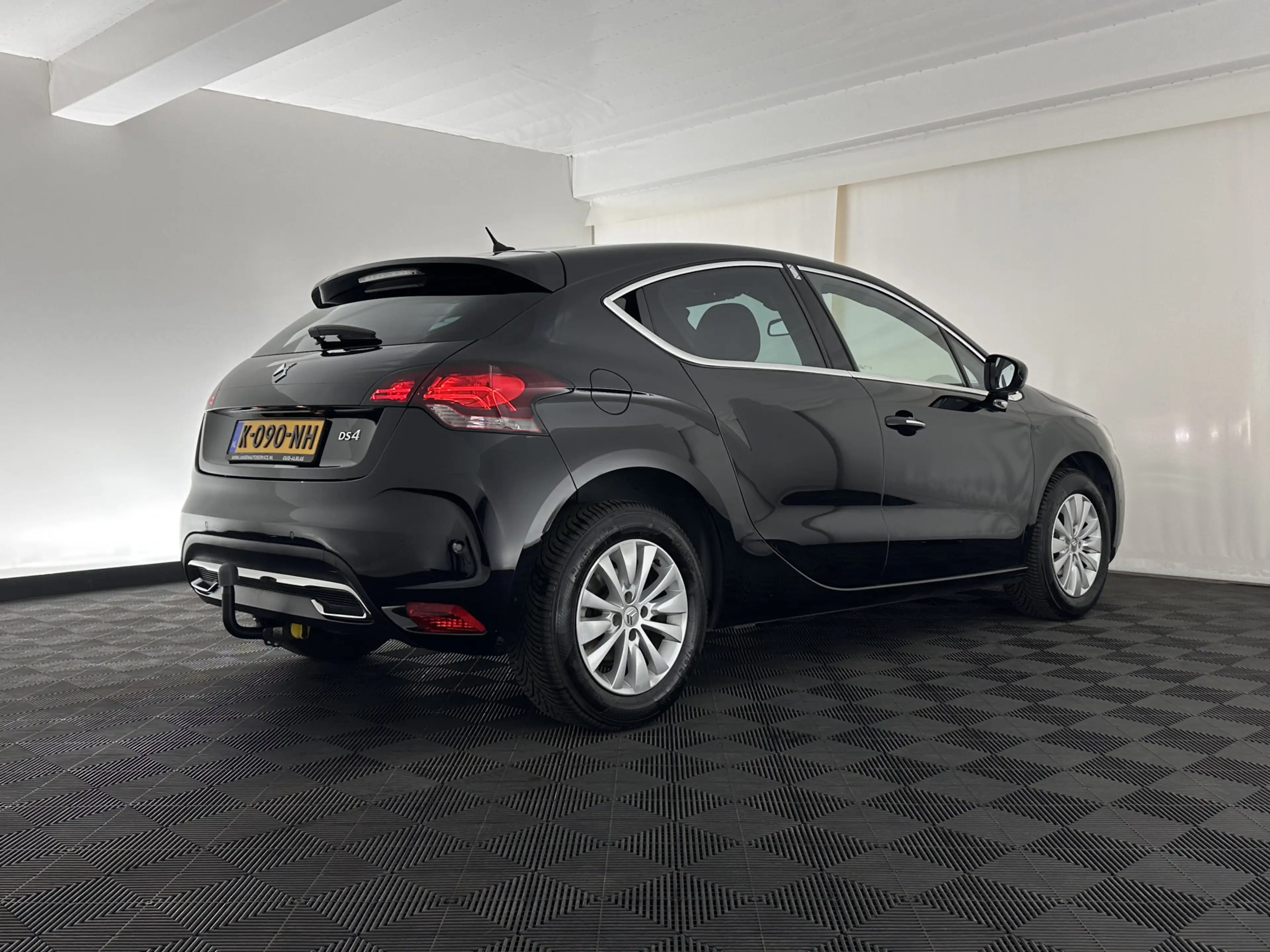 DS Automobiles DS 4 1.6 BlueHDi Chic *PANO-WINDOW | FULL-LED | LEATHER — photo 6
