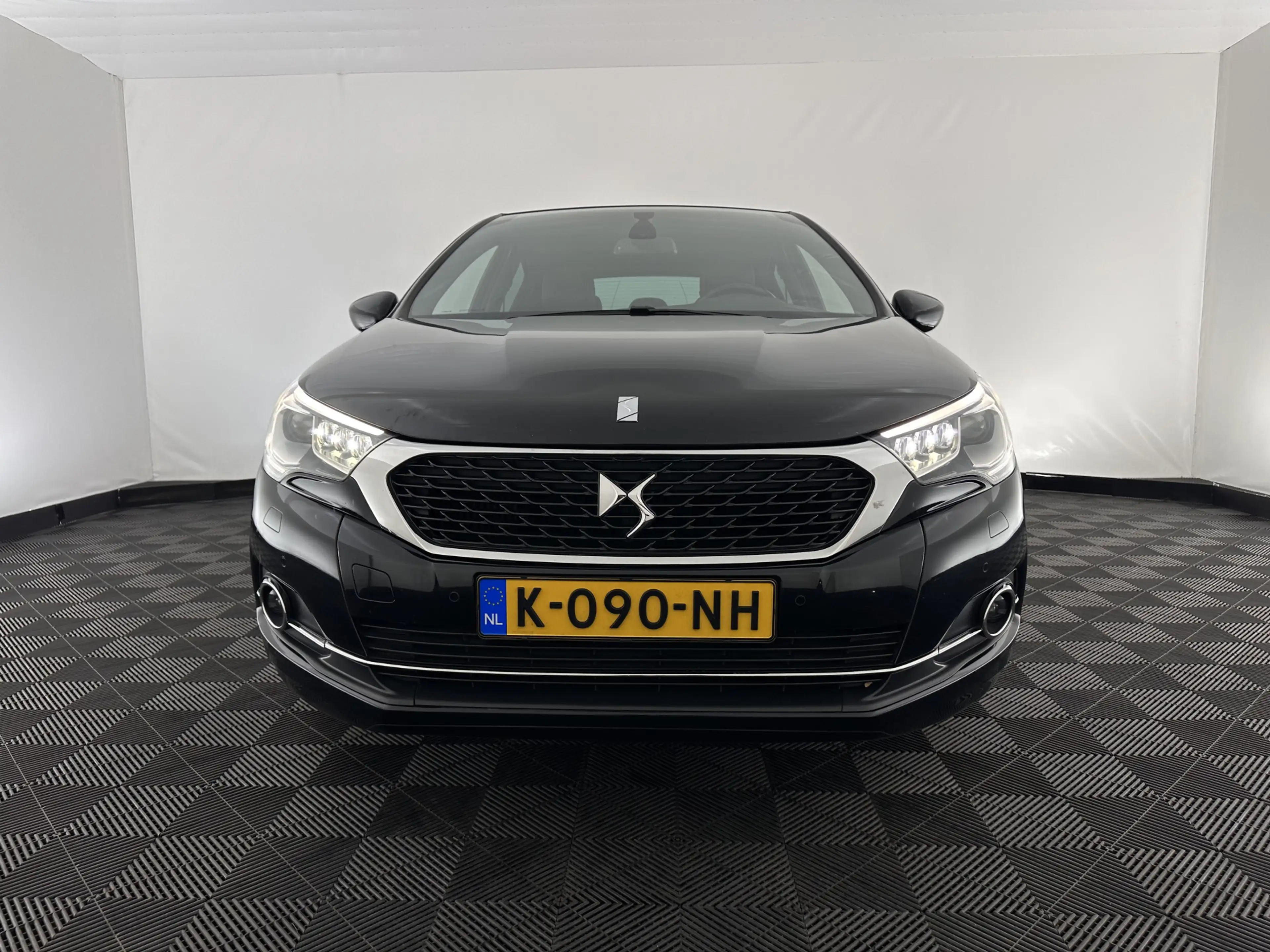 DS Automobiles DS 4 1.6 BlueHDi Chic *PANO-WINDOW | FULL-LED | LEATHER — photo 2