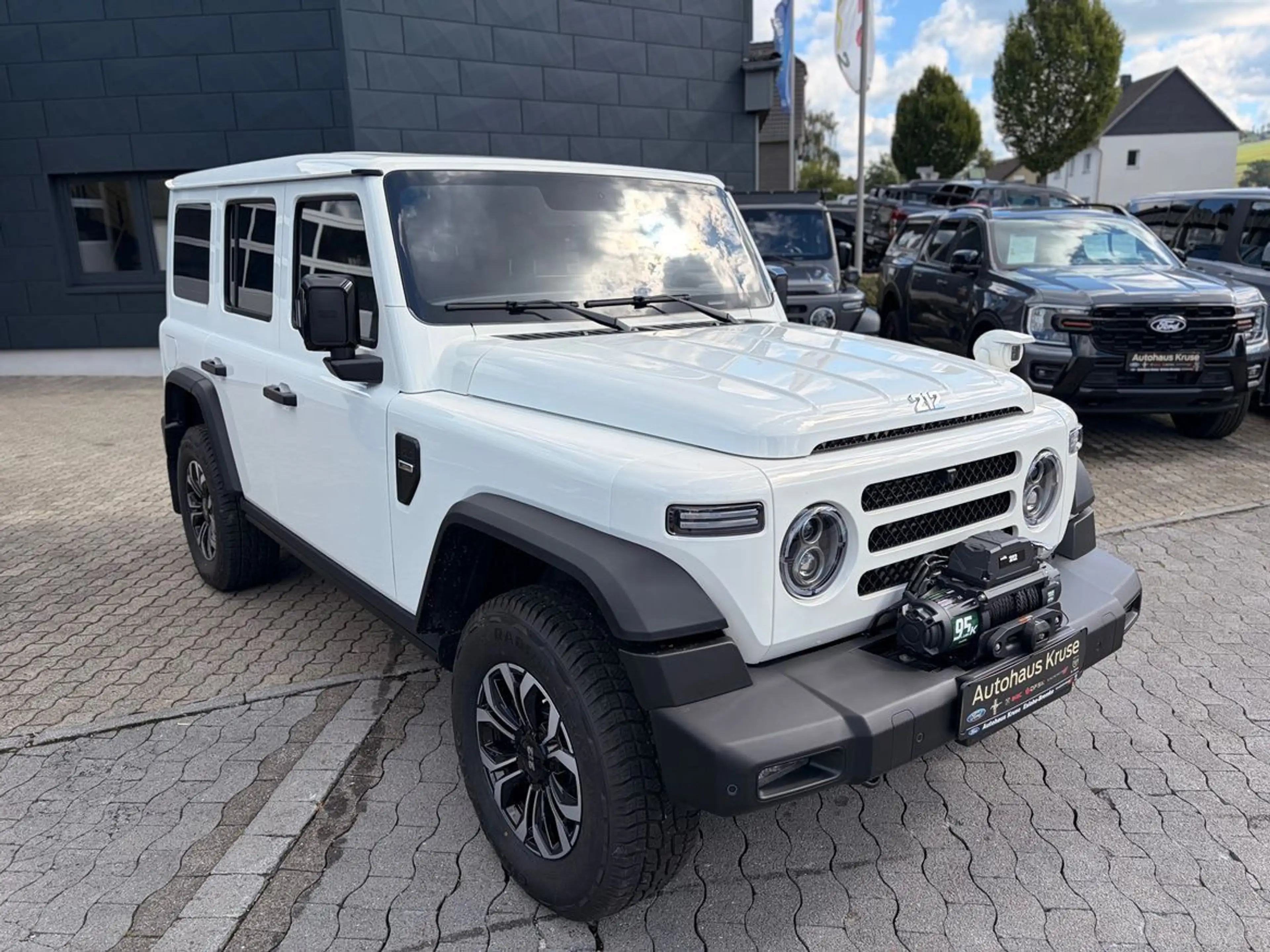 BAW 212 Offroader LED Seilwinde Leder 2.0 Automatik — photo 5