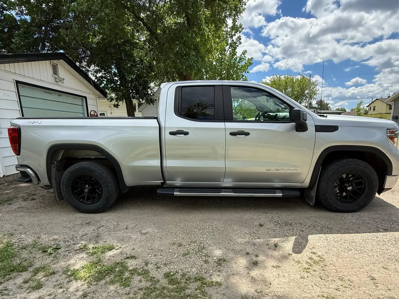 GMC Sierra 1500 photo GMC Sierra 1500