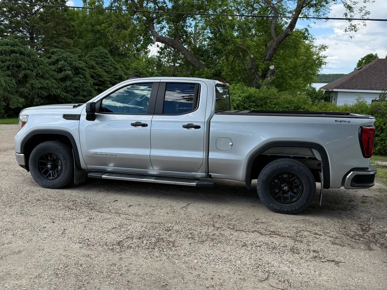 GMC Sierra 1500 photo GMC Sierra 1500